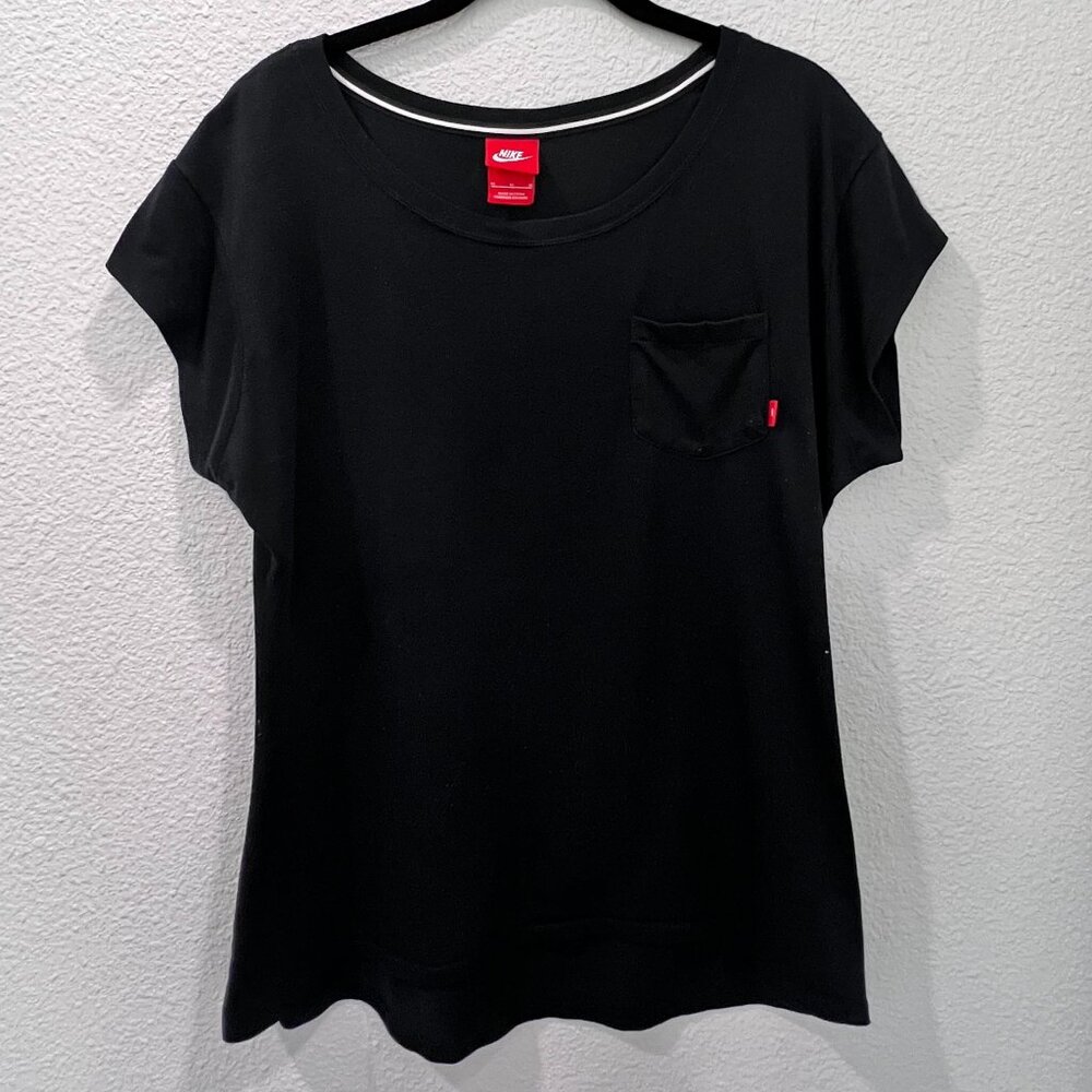 Nike Black T-shirt Front Pocket